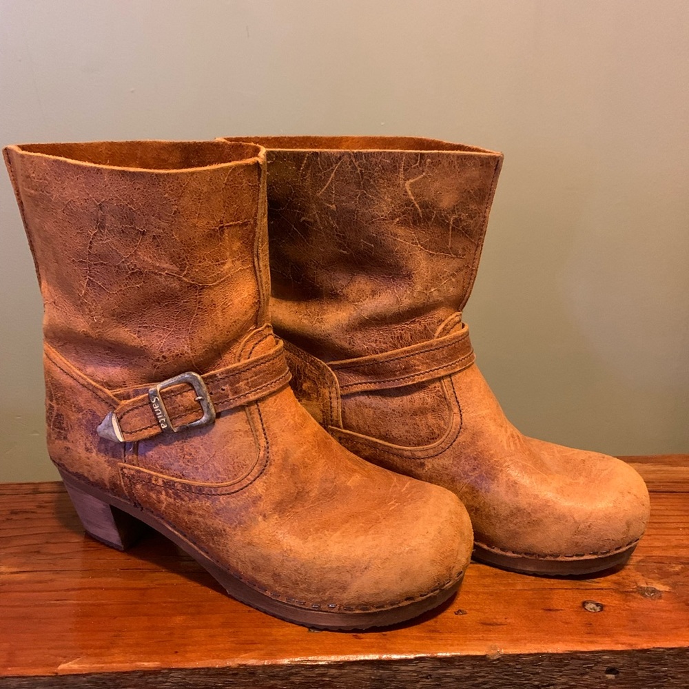 Sanita cognac clog boots 41